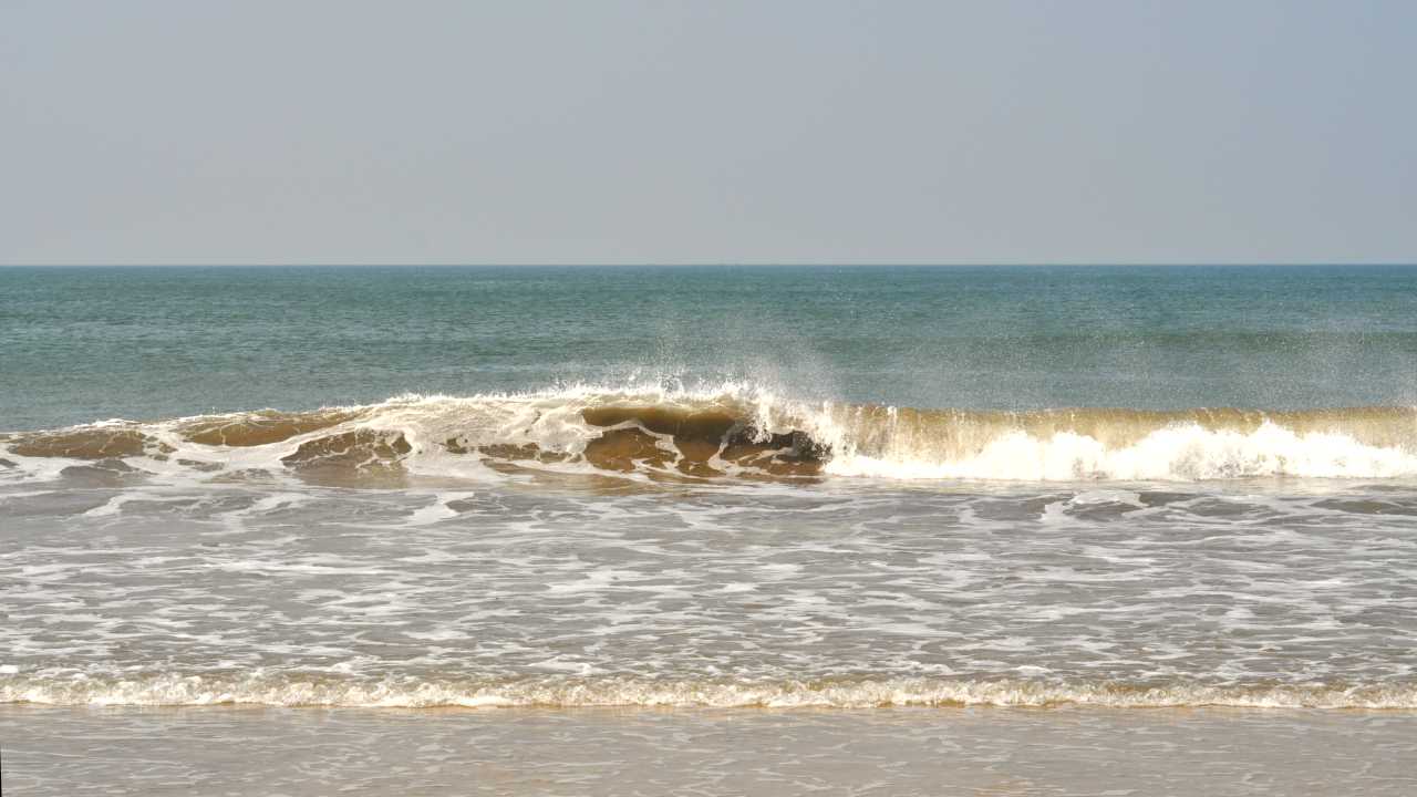 Волны Индийского океана